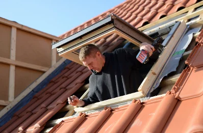 Pose de fenêtres de toit Velux à Montclar